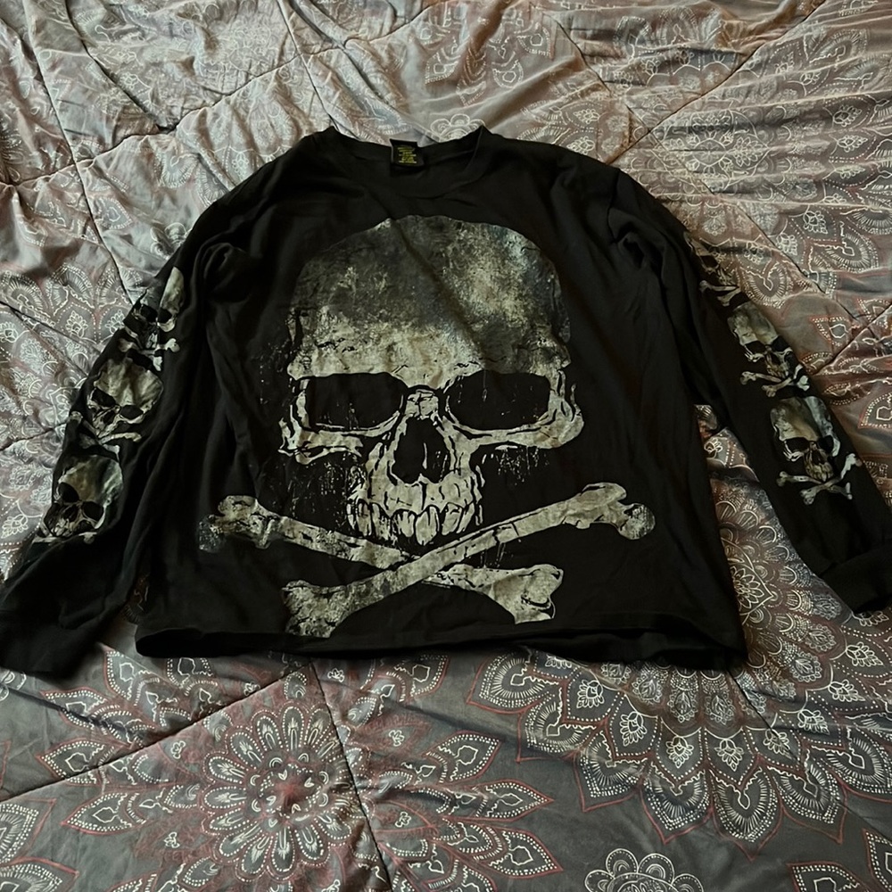 Skull tee